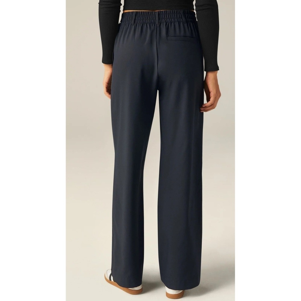 Beyond Yoga Status Stretch Wide Leg Trouser Pants Womens Medium Navy Pleated - Picture 2 of 14